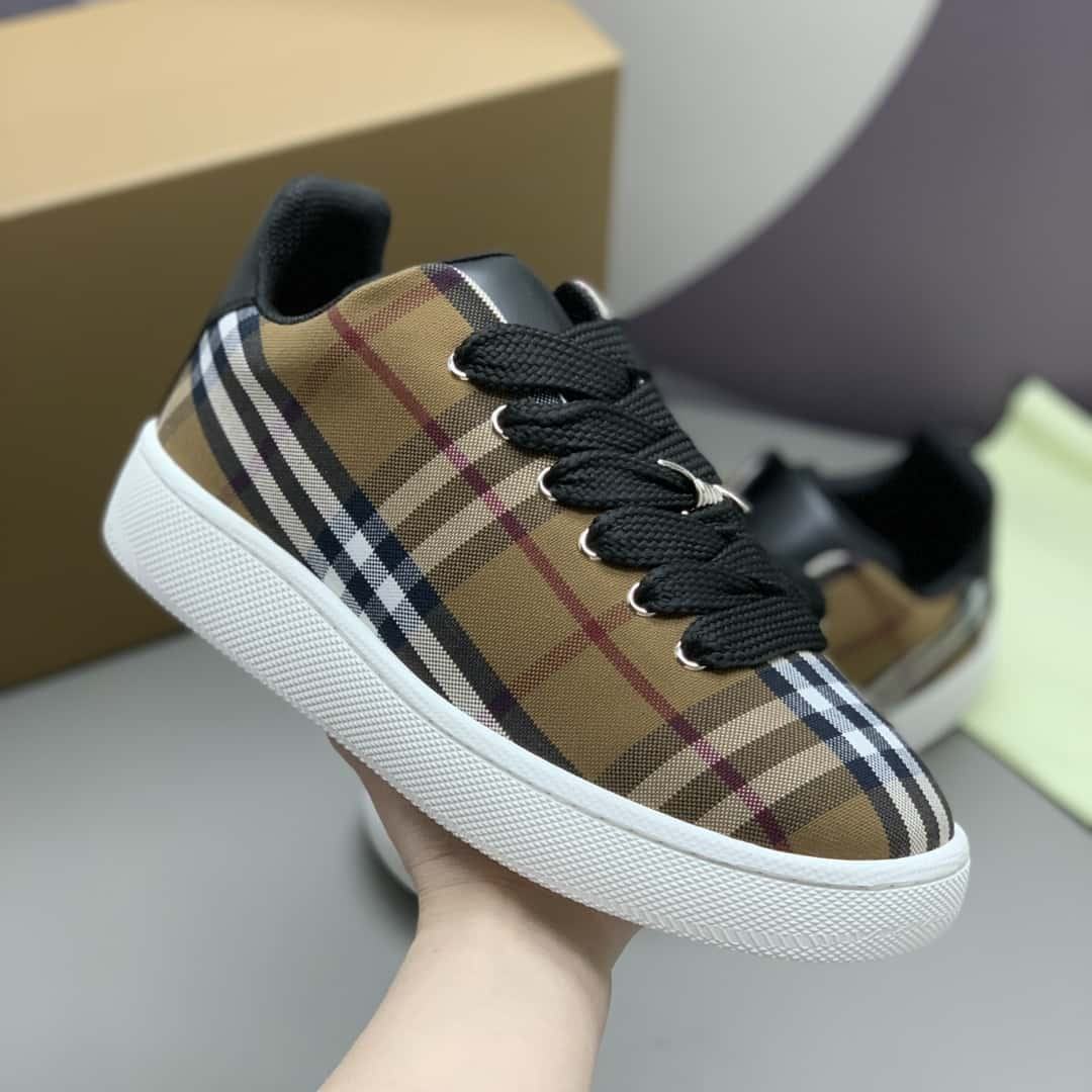 Burberry  Men's low-top casual sneakers