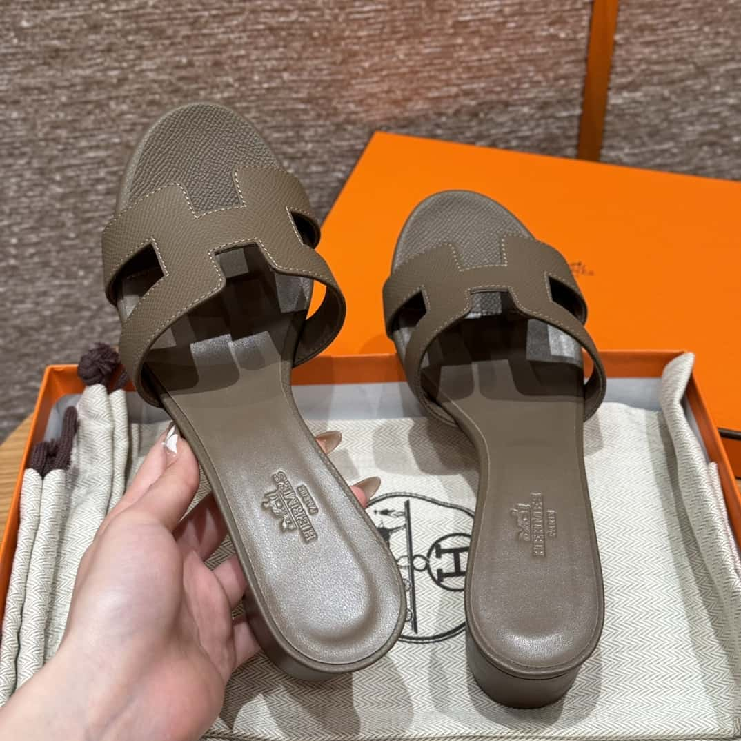 Hermès H classic high heels