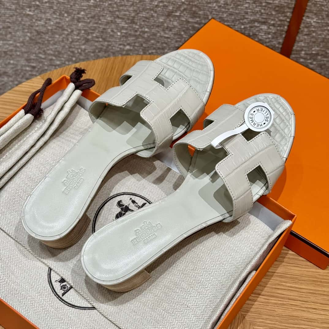 Hermès 185 Oasis High Heel Sandals 8L/Beton/Glacier White