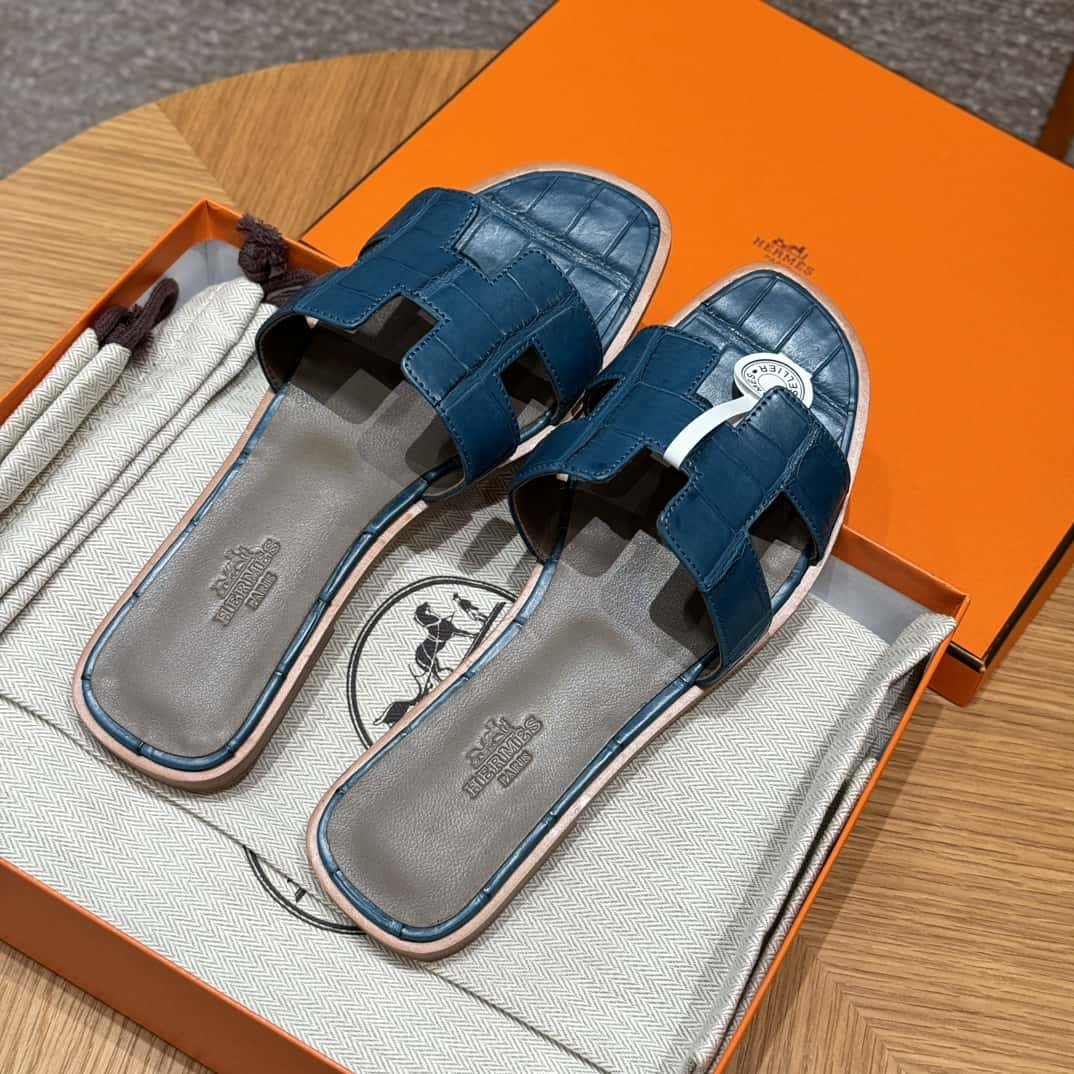 Hermès 181 Oran Sandals Greek Blue/7Q/Mykonos Crocodile/alligator