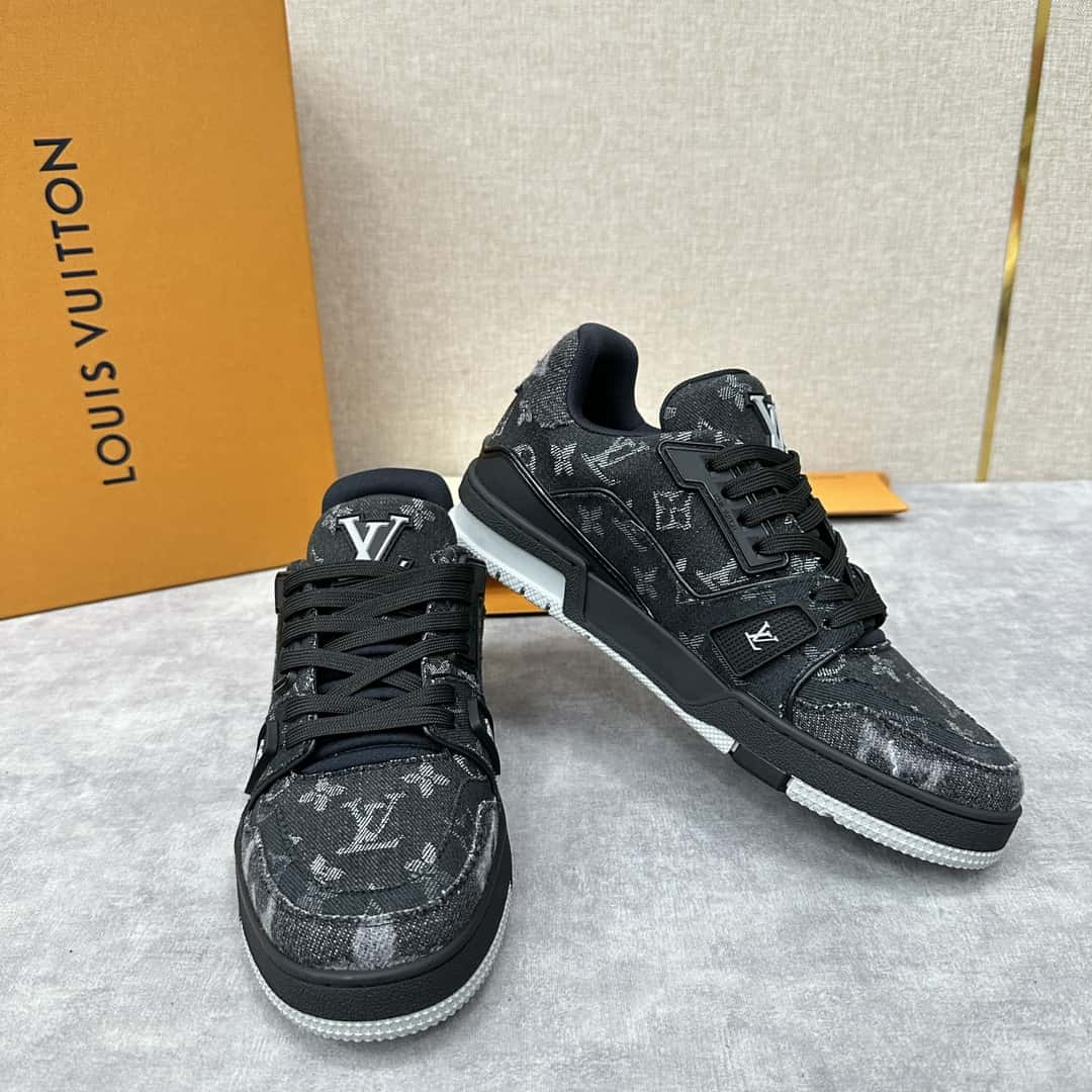 Louis Vuitton LV  New TRAINER series sports shoes in Monogram denim (denim) 1AC4ZB